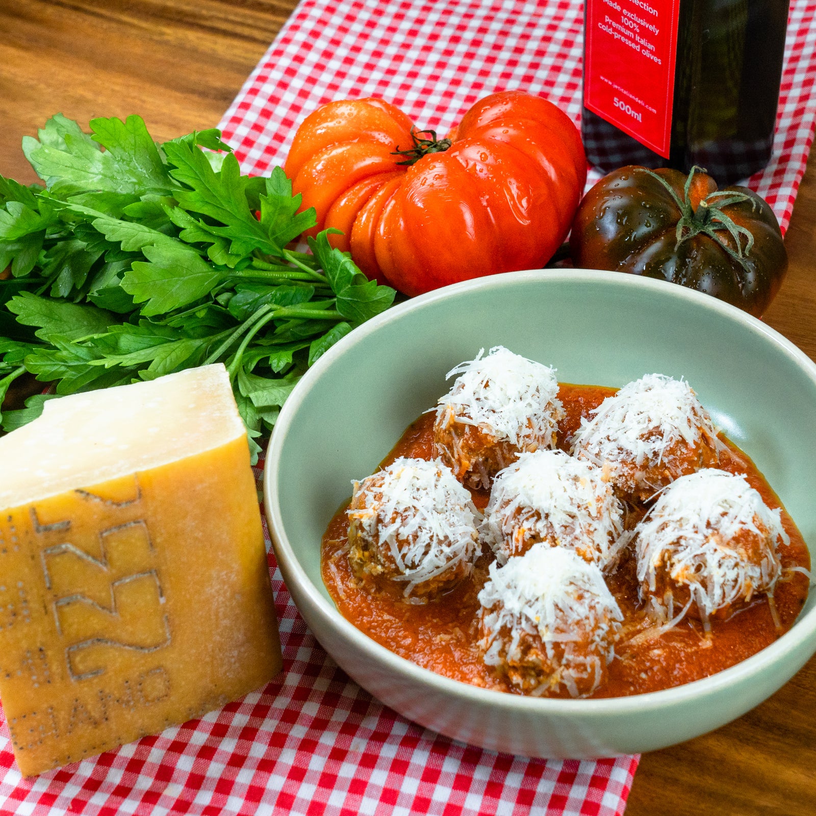 MEATBALLS - SET 6 PIECES WITH ARRABBIATA SAUCE - 350/400g - Jet Italian Deli - JID-GA-HO - ROCKFOODS BANGKOK - Italian food - Italian grocery - Food delivery - Thailand - Wine - Truffle - Pasta - Cheese