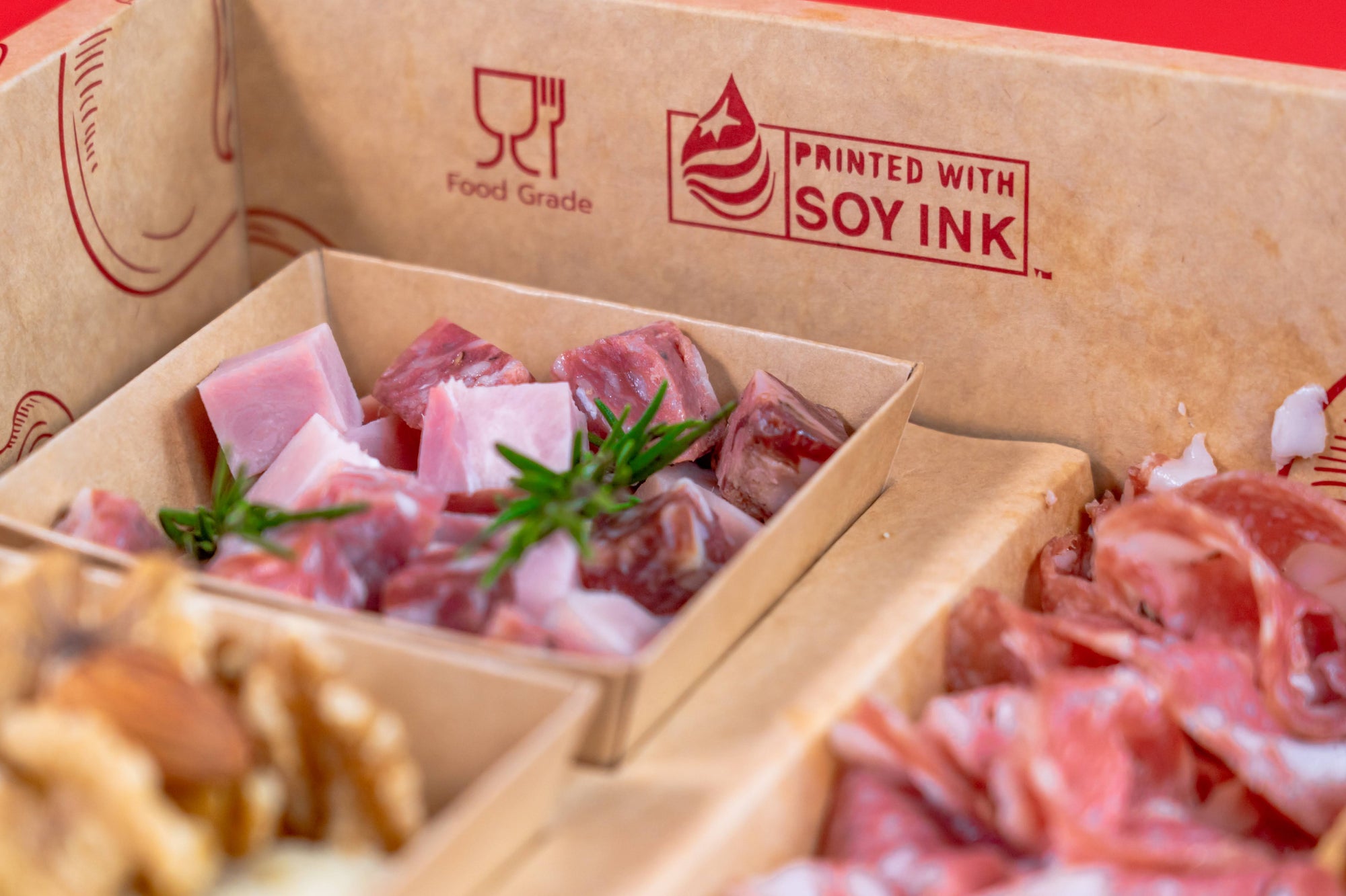 CHEESES - Formaggi misti - Deluxe8 - 495 THB per Person - Jet Italian Deli - JID-GA-BOX-READYTOEAT - Jet Italian Deli - Italian food - Italian grocery - Food delivery - Thailand - Wine - Truffle - Pasta - Cheese