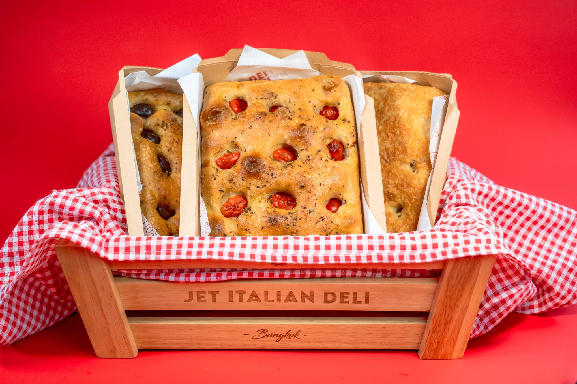 FOCACCIA CHERRY TOMATO &amp; ORIGANO - 350/400g - Jet Italian Deli - JID-GA-HO - ROCKFOODS BANGKOK - Italian food - Italian grocery - Food delivery - Thailand - Wine - Truffle - Pasta - Cheese